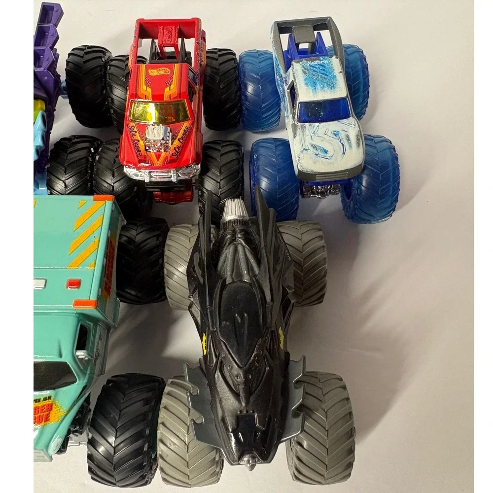 Hot Wheels Monster Jam Diecast Monster Trucks Batmobile Gunkster Mega-Wrex 1:64